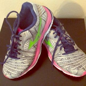Mizuno Women’s running shoes, Wave Paradox